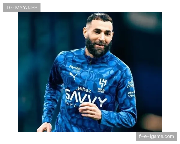 本泽马的牵制、策应与空间创造价值解析 本泽马的牵制、策应与空间创造价值解析