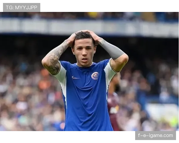 恩佐·费尔南德斯家里冰箱贴都是欧冠赛程表