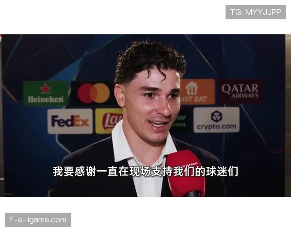 阿尔瓦雷斯训练完直接啃鸡胸肉，这自律我真看愣了